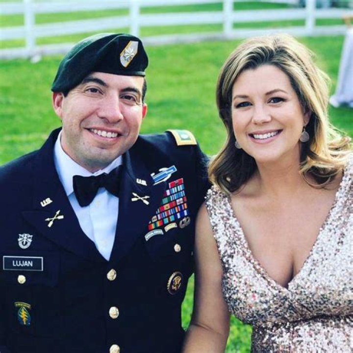 Brianna Keilar Husband, Pregnant, Baby, Feet, Legs, Net Worth, Age, Salary