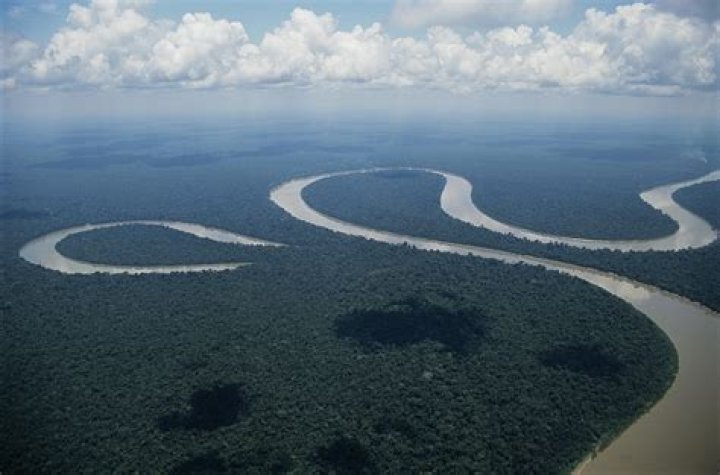 Does the Mississippi River have oxbow lakes?