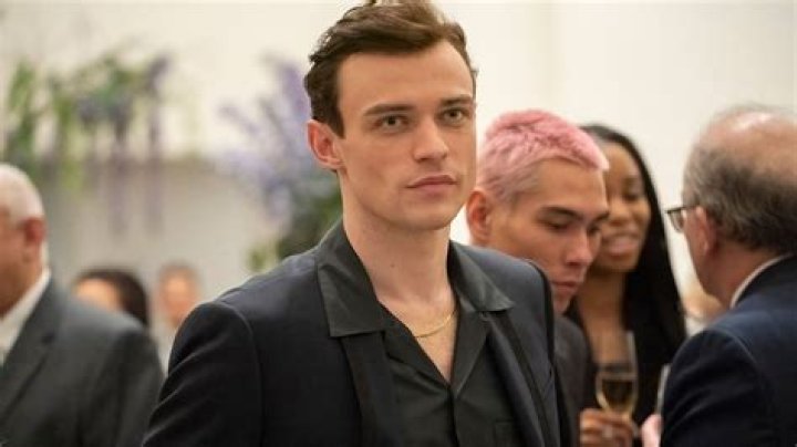 Gossip Girl Star Thomas Doherty Has A Sport-Enthusiast Brother Niall Doherty
