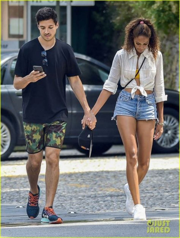 Joan Smalls: Boyfriend, net worth, tattoos, smoking & body measurements
