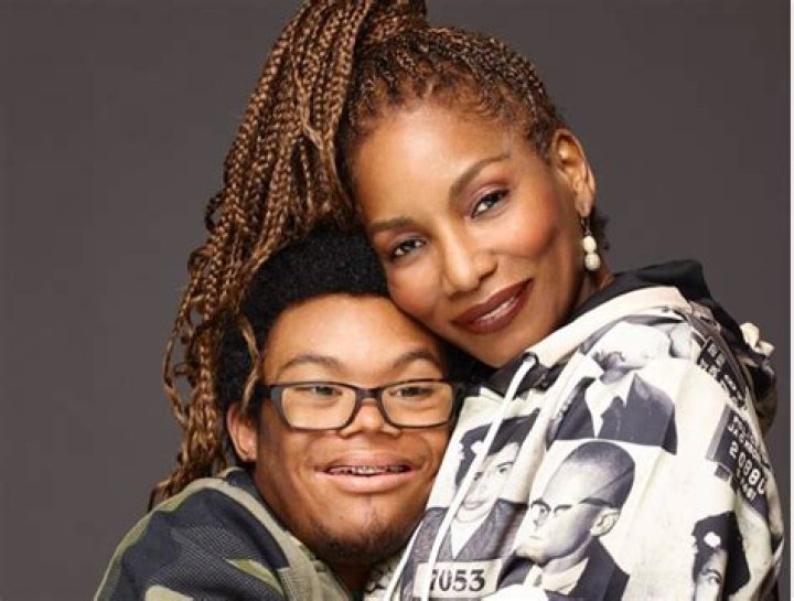 Stephanie Mills Son: Farad Mills Father, Age, Net Worth, Book, Pictures