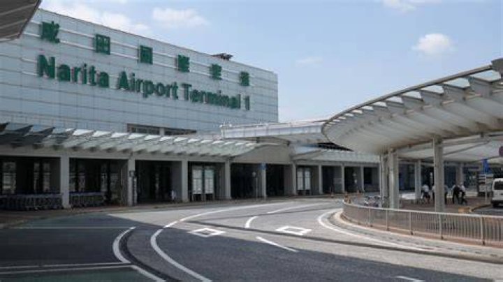 What terminal is Singapore Airlines at Narita Airport?