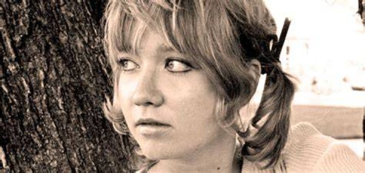 Where does SE Hinton live in 2019?